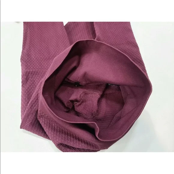Balance Athletica Seamless Legging Amethyst Quartz Maroon Diamond Textur… - Picture 6 of 12